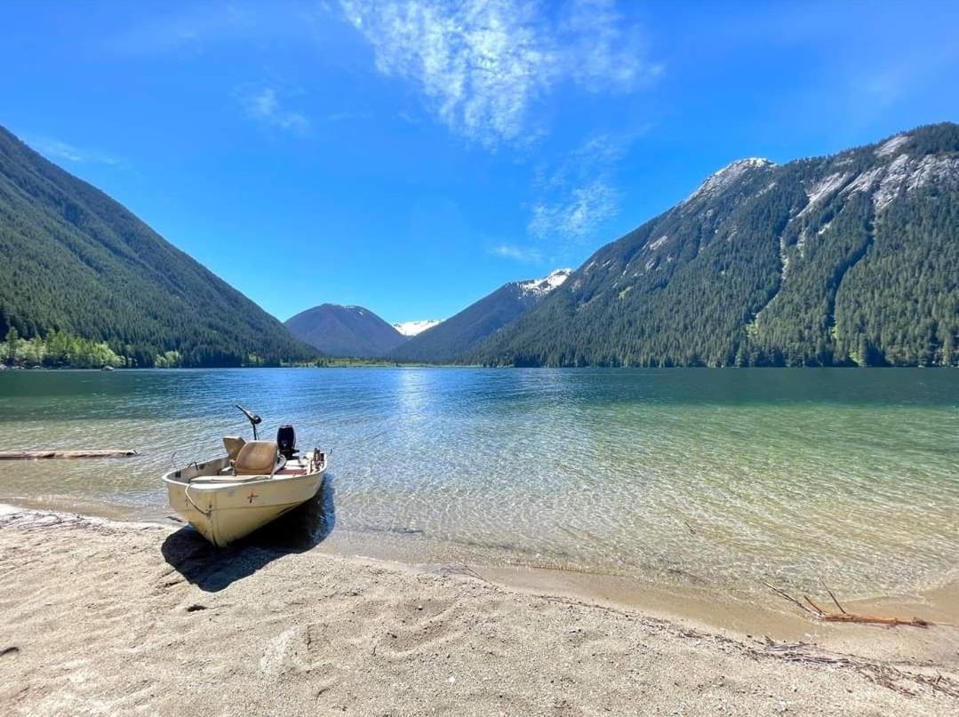 Mountain Retreat 3 Bedroom Garden House Near Heritage Park, Coliseum , Hwy 1, Fishing, Cultus Lake Chilliwack Quarto foto